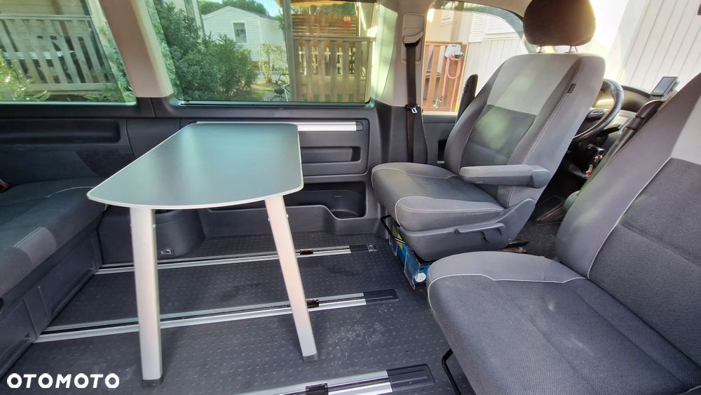 Volkswagen Multivan - 13
