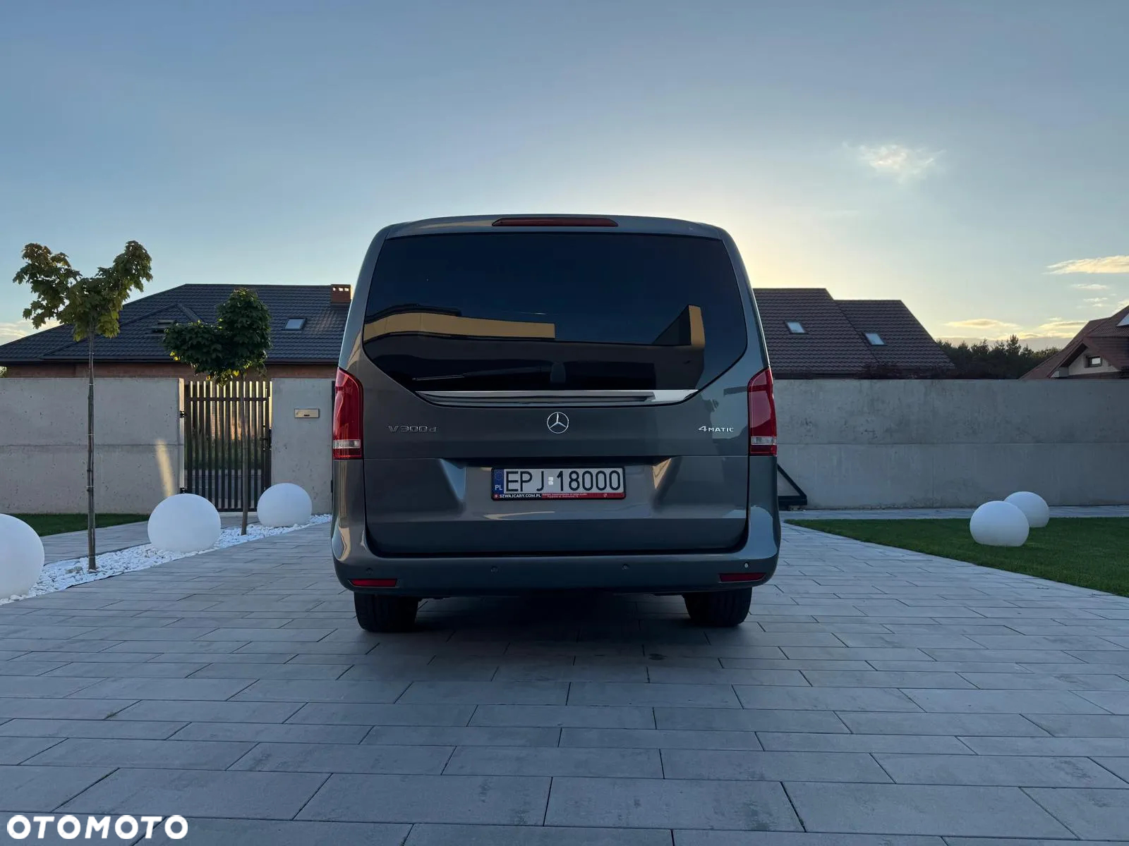 Mercedes-Benz Klasa V 300 d 4-Matic Avantgarde 9G-Tronic (d³ugi) - 8