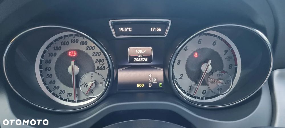 Mercedes-Benz GLA 250 4Matic 7G-DCT AMG Line - 37