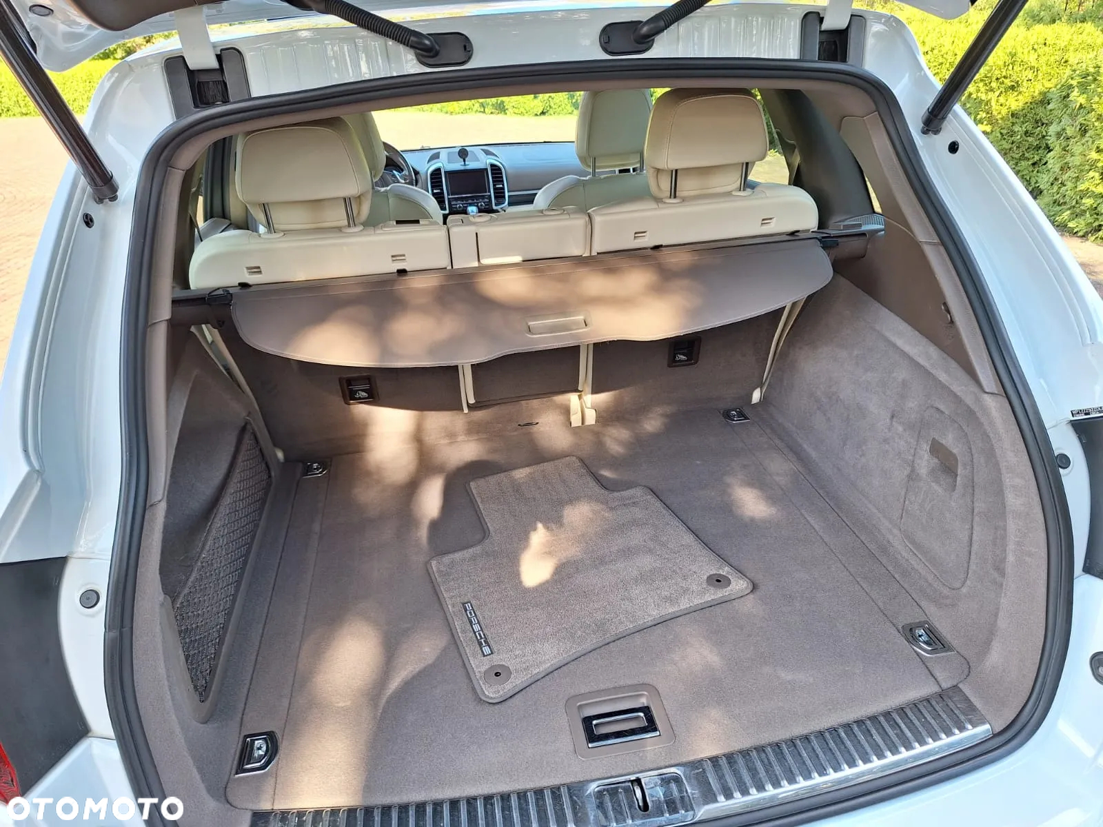 Porsche Cayenne - 32