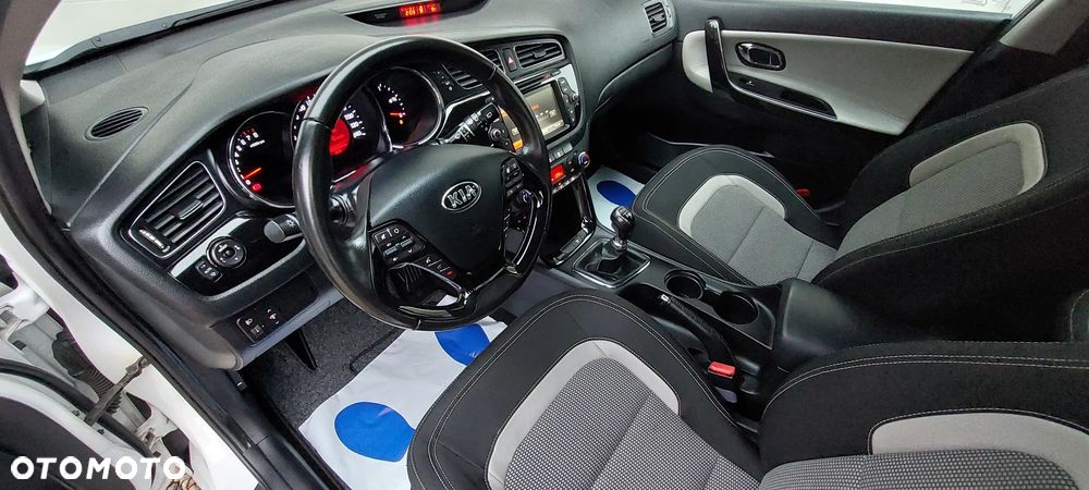 Kia Ceed 1.4 CVVT ISG Spirit - 20