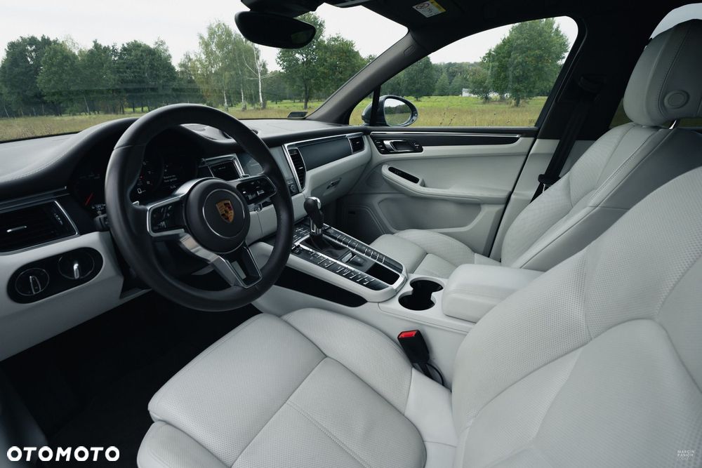 Porsche Macan Standard - 22
