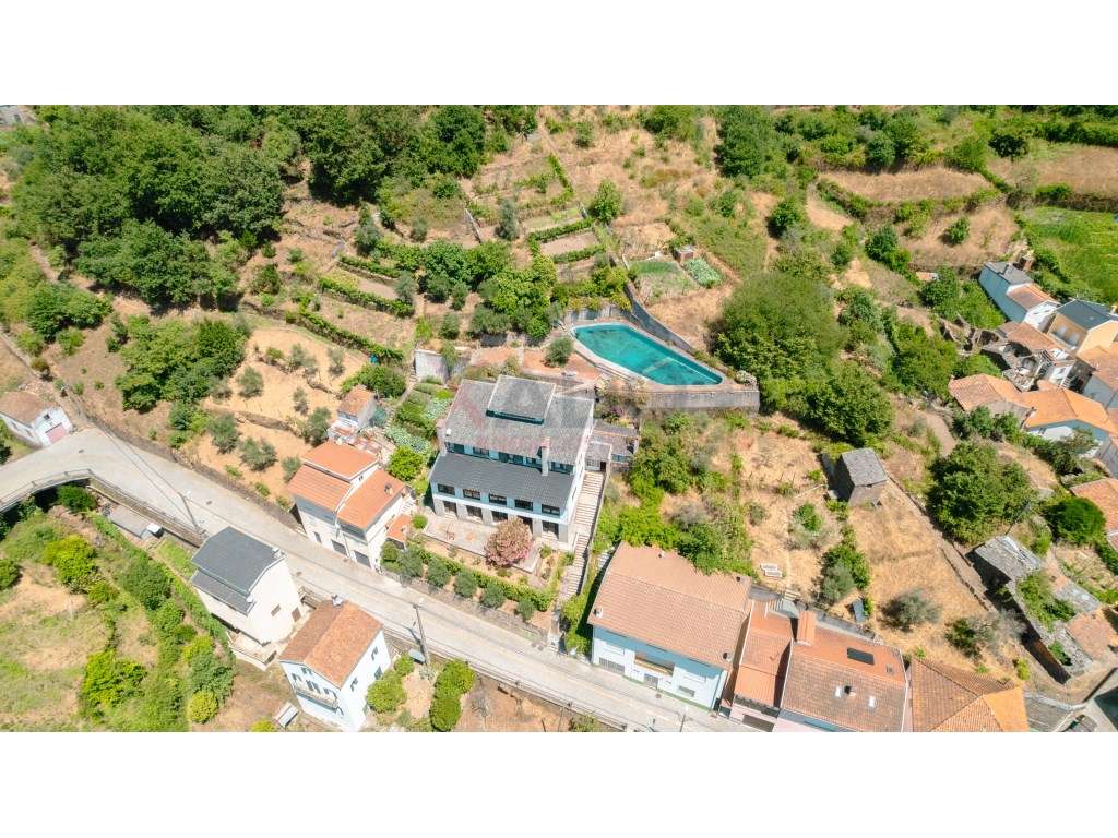 Moradia no coração do Parque natural da Serra da Estrela. - Grande imagem: 3/48