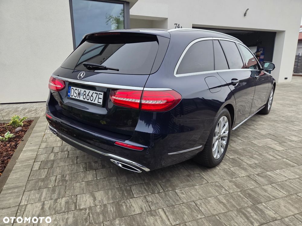Mercedes-Benz Klasa E 220 d 9G-TRONIC Exclusive - 4
