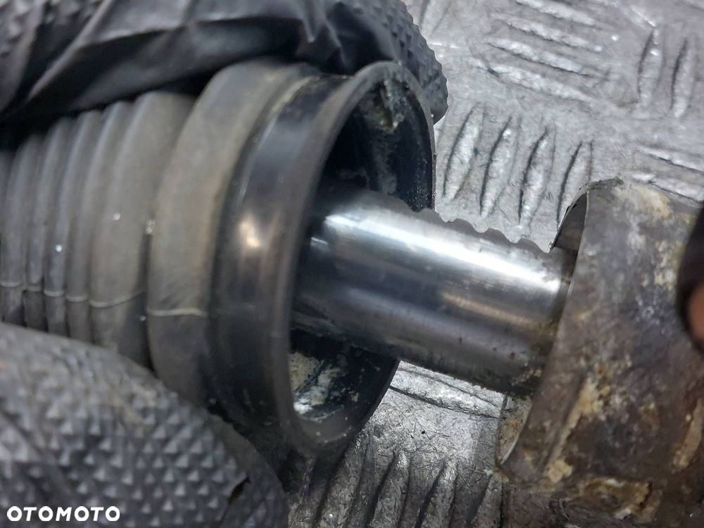 MAGLOWNICA PRZEKŁADNIA KIEROWNICZA MITSUBISHI OUTLANDER II EU 4410A004 - 9