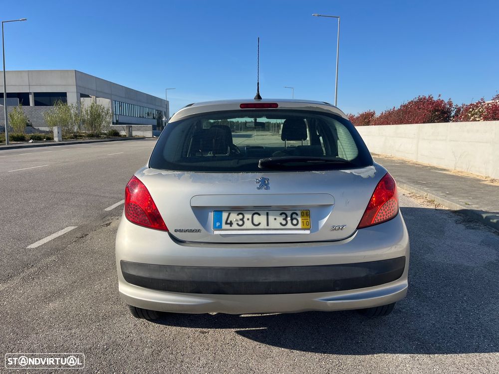 Peugeot 207 1.4 16V Trendy - 4