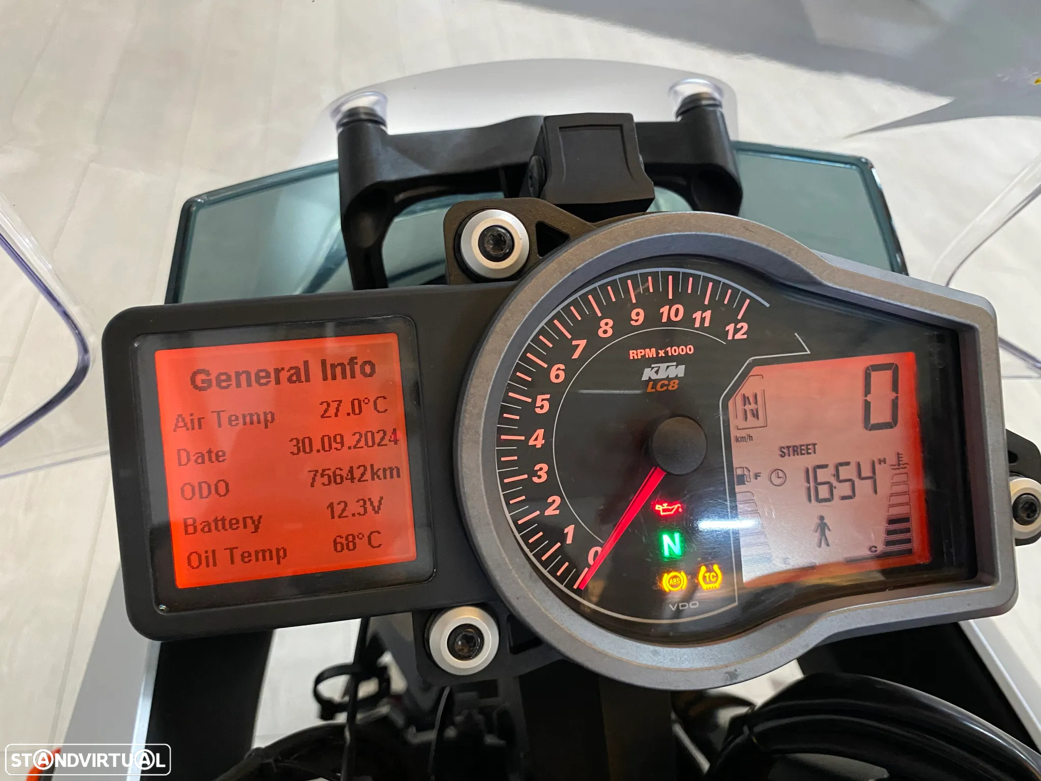 KTM Duke 1290 SUPER DUKE  GT - 8