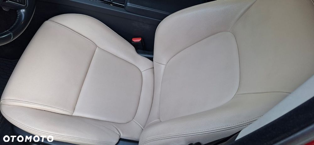 Jaguar XE 2.0 T Prestige - 11