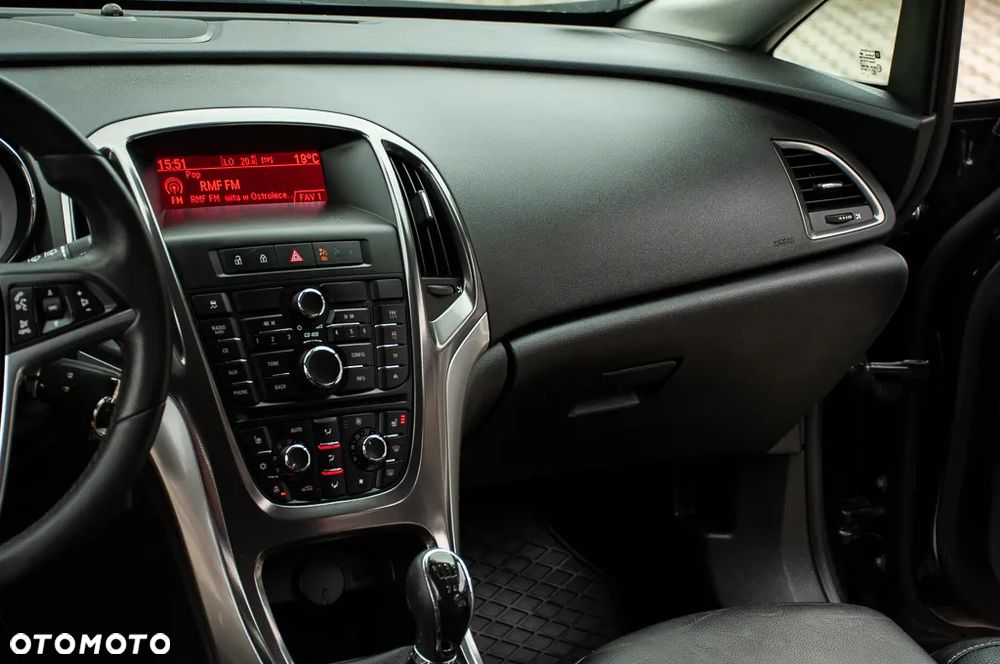 Opel Astra 1.6 Turbo Edition - 27