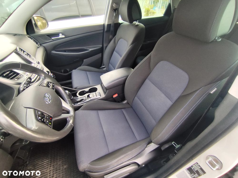 Hyundai Tucson blue 1.7 CRDi 2WD DCT Premium - 29