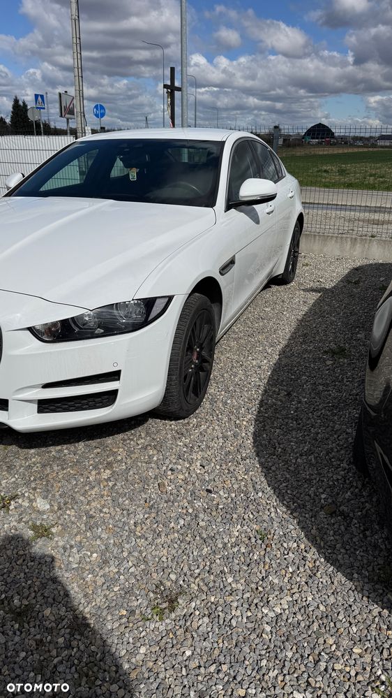 Jaguar XE - 2