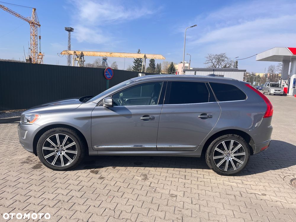 Volvo XC 60 T5 Drive-E R-Design Momentum - 1