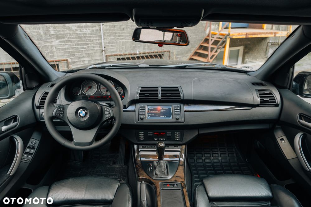 BMW X5 4.8 is - 31
