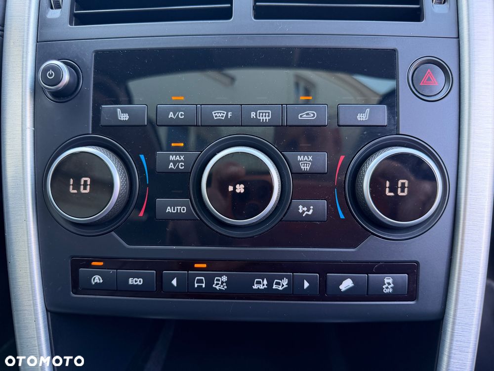Land Rover Discovery Sport TD4 HSE Luxury - 28