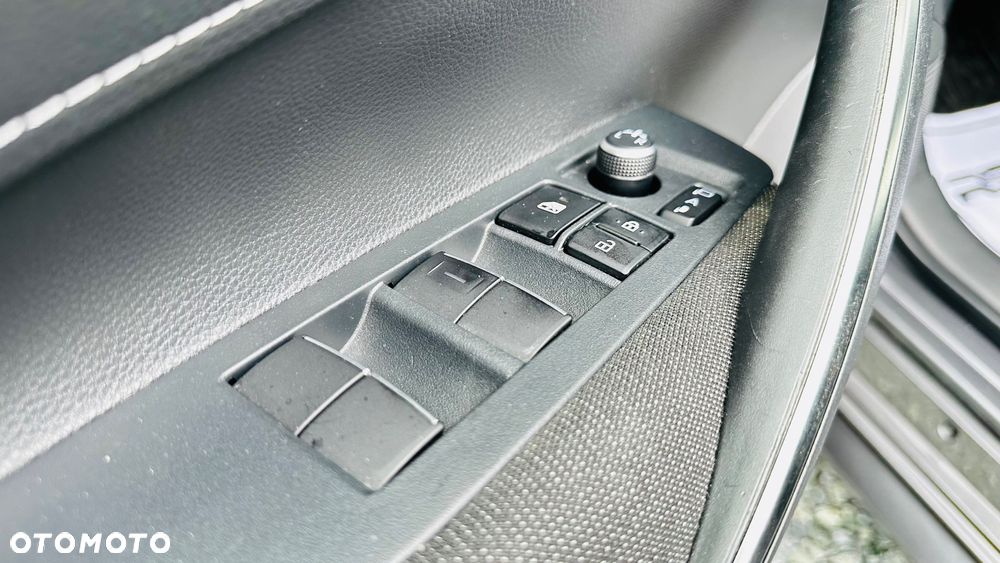 Toyota Corolla 2.0 Hybrid Style - 20