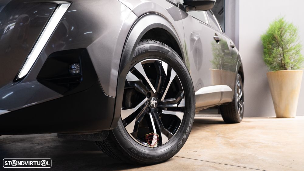 Peugeot 2008 1.2 PureTech Allure - 4