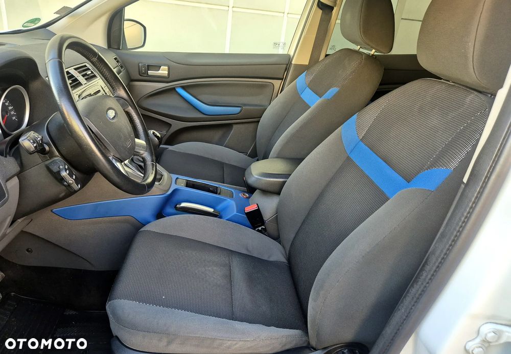 Ford Kuga 2.0 TDCi 2x4 Titanium - 9