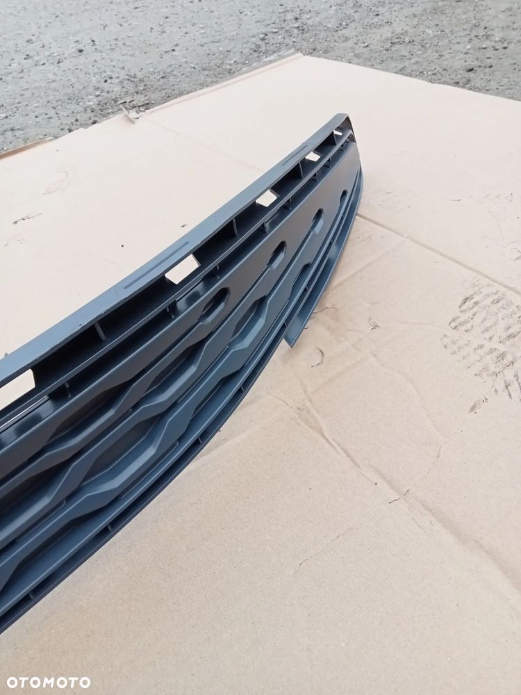 kratka zderzaka przód górna transporter t7 7t0853678b - 6