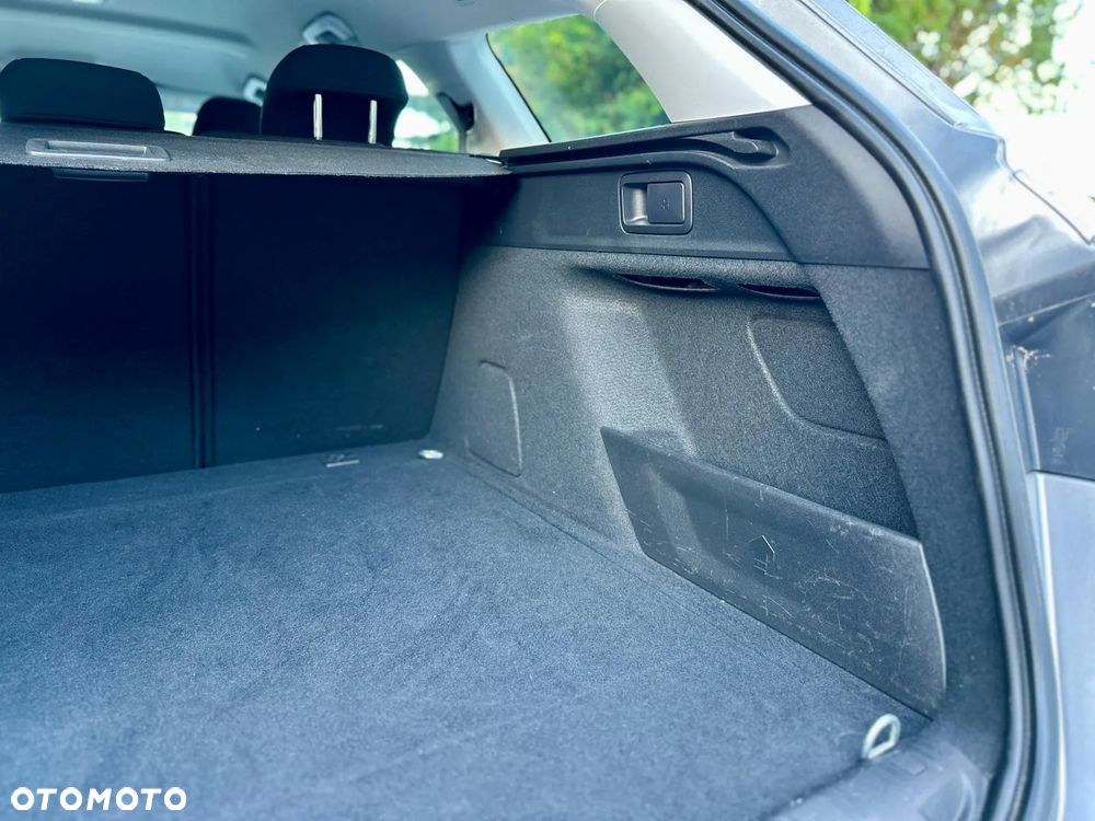 Peugeot 308 1.5 BlueHDi Active Pack Business S&S - 32