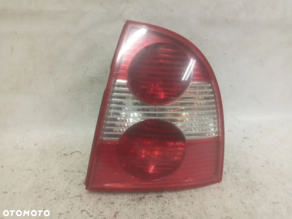 .  TYL TYLNA LAMPA PRAWA VOLKSWAGEN PASSAT B5 LIFT SEDAN - 1