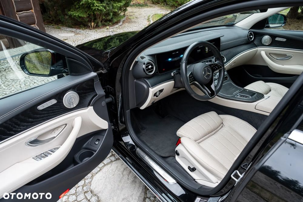 Mercedes-Benz Klasa E 220 d 4-Matic 9G-TRONIC - 20