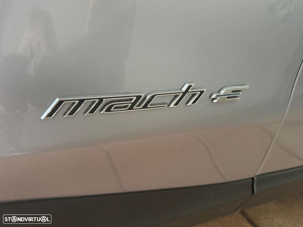 Ford Mustang Mach-E Premium - 22