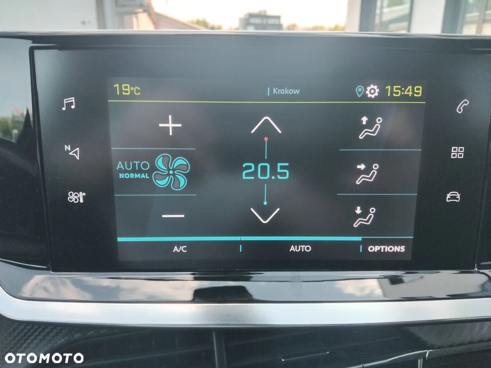 Peugeot 2008 e-2008 50kWh Style - 15