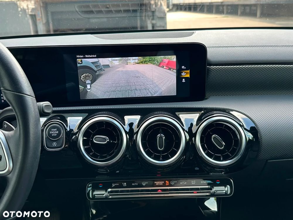 Mercedes-Benz CLA 200 d Progressive 8G-DCT - 10