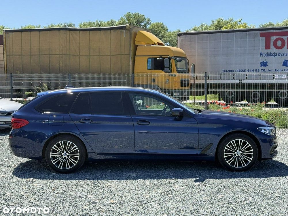 BMW Seria 5 518d Sport Line - 10