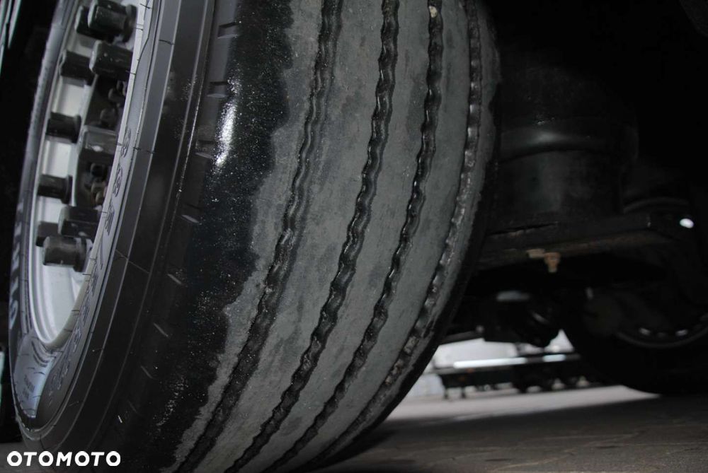 Schmitz Cargobull Varios Mega, podnoszona oś - 18