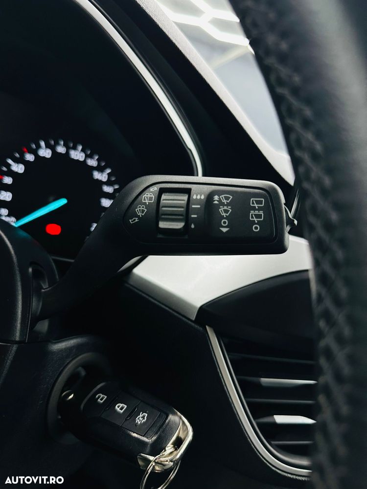 Ford Focus 1.5 EcoBlue Start-Stopp-System COOL&CONNECT DESIGN - 31