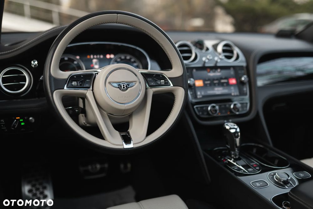 Bentley Bentayga - 15