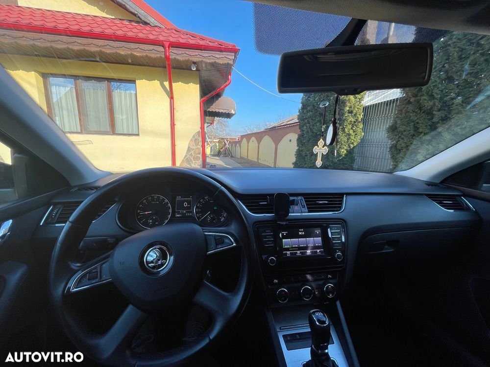 Skoda Octavia 1.6 TDI STYLE DSG - 11