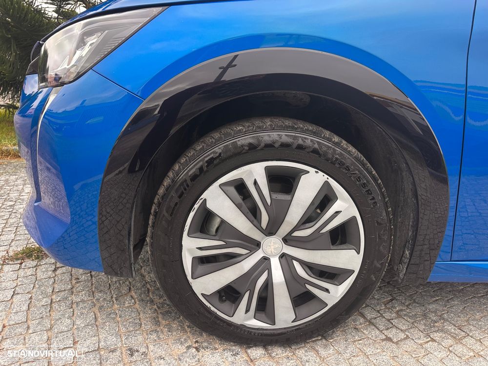 Peugeot e-208 Allure - 14