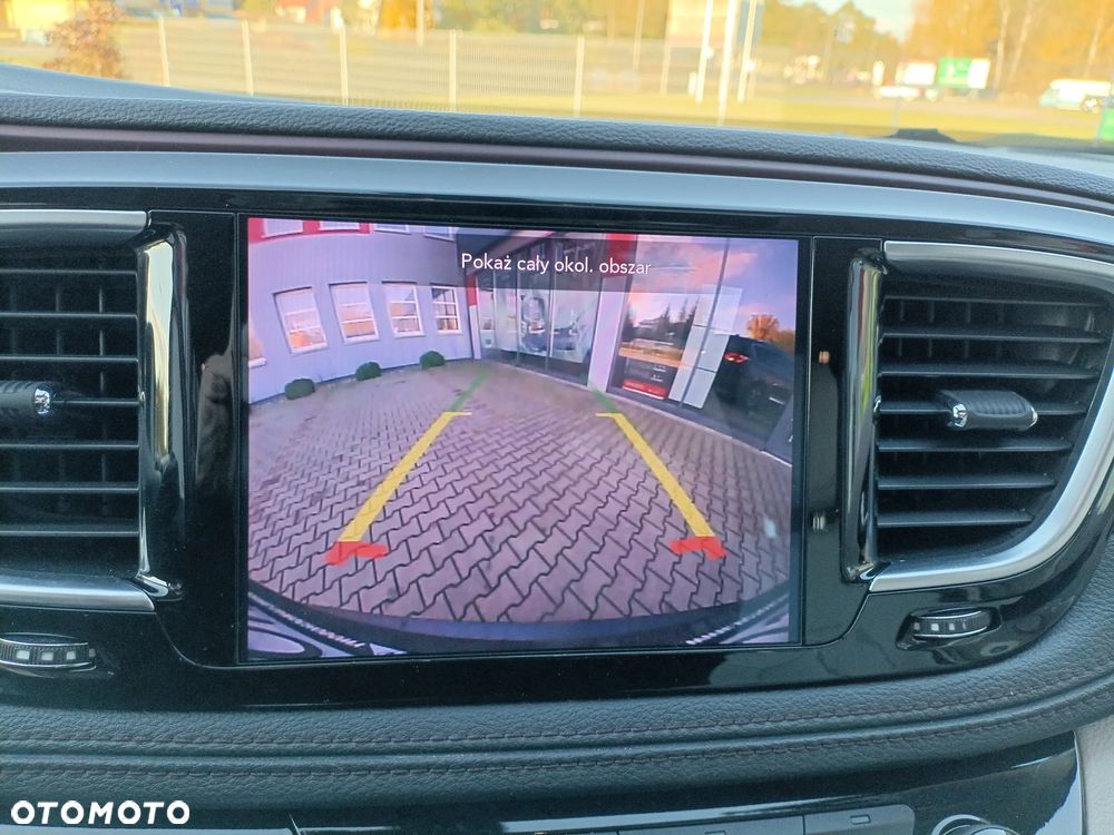 Chrysler Pacifica - 37