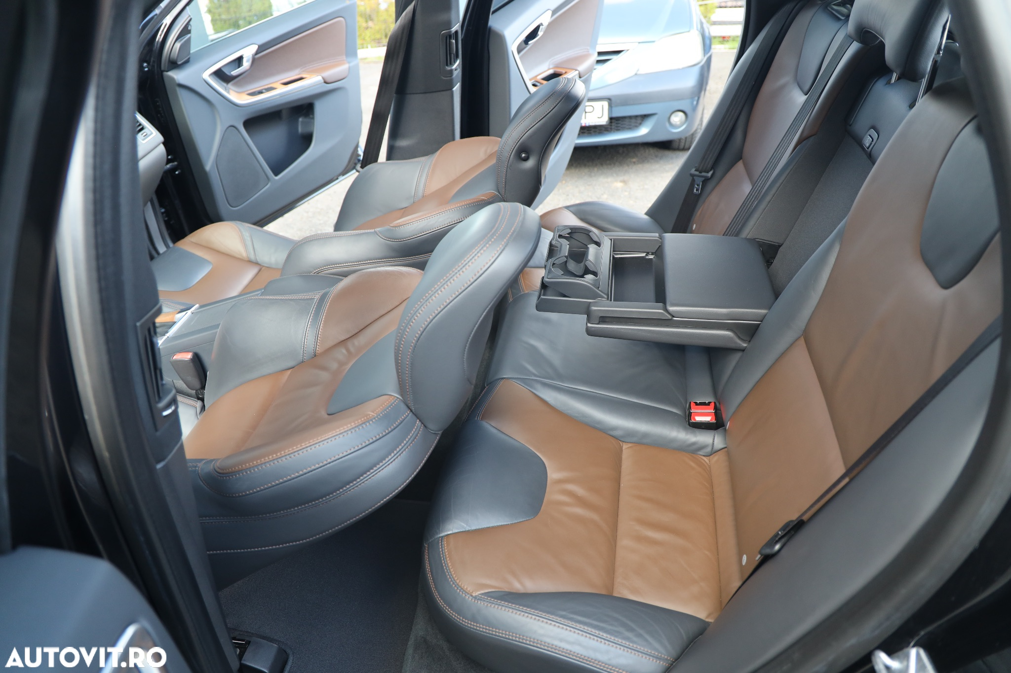 Volvo XC 60 D4 Geartronic Momentum - 9