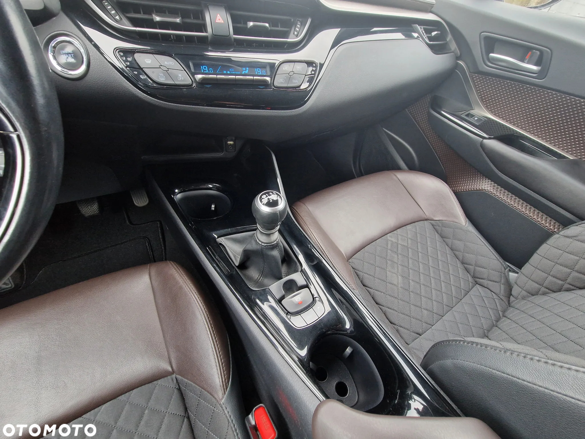 Toyota C-HR 1.2 T Prestige - 30
