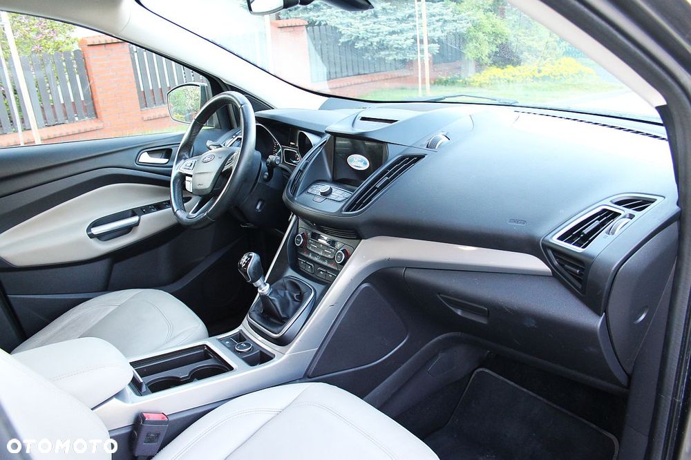 Ford Kuga 1.5 EcoBoost 2x4 Titanium - 12