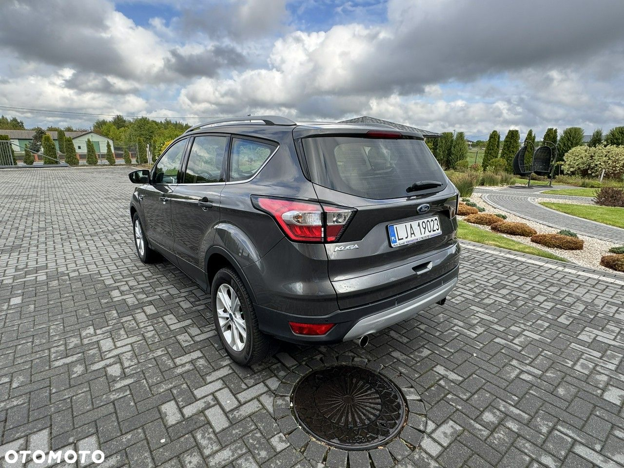 Ford Kuga - 10
