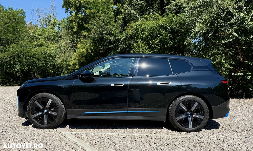 BMW iX - 10