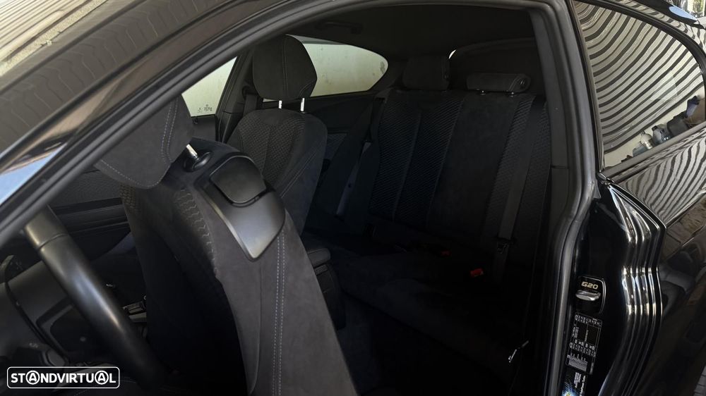 BMW 116 d Pack M - 17