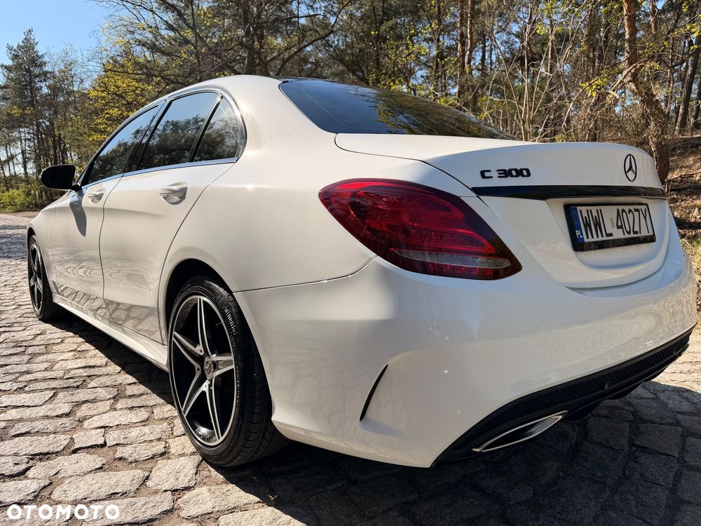 Mercedes-Benz Klasa C 300 9G-TRONIC AMG Line - 13