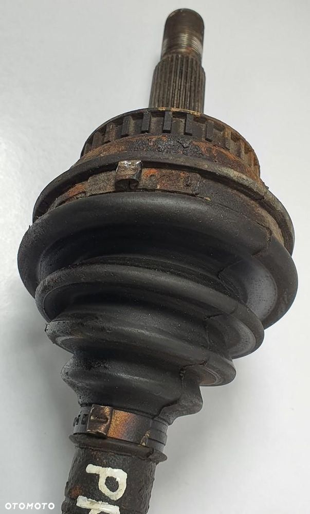 PÓŁOŚ PRAWA PRAWY PRZÓD SAAB 900 II 2.3 - 6