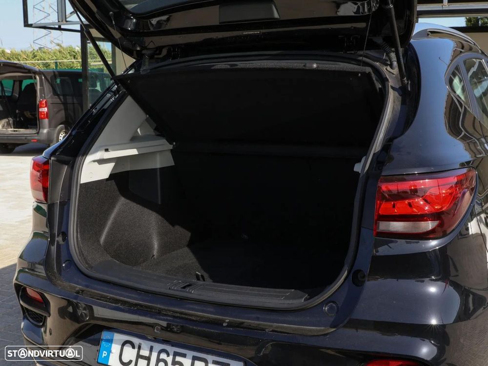MG ZS Maximal Luxury - 4