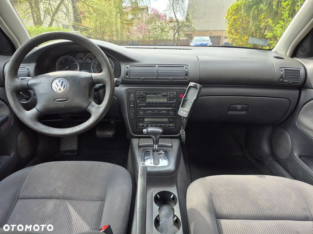 Volkswagen Passat 1.9 TDI Basis Tiptr - 13