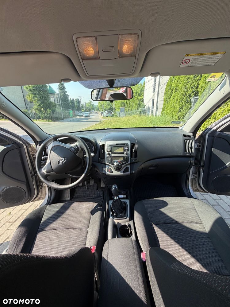 Hyundai i30 1.4 Comfort EU5 - 11