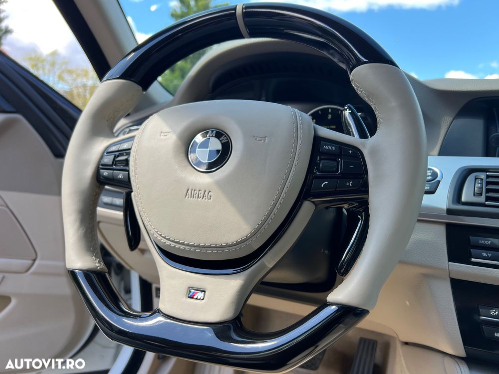 BMW Seria 5 525d xDrive AT - 24