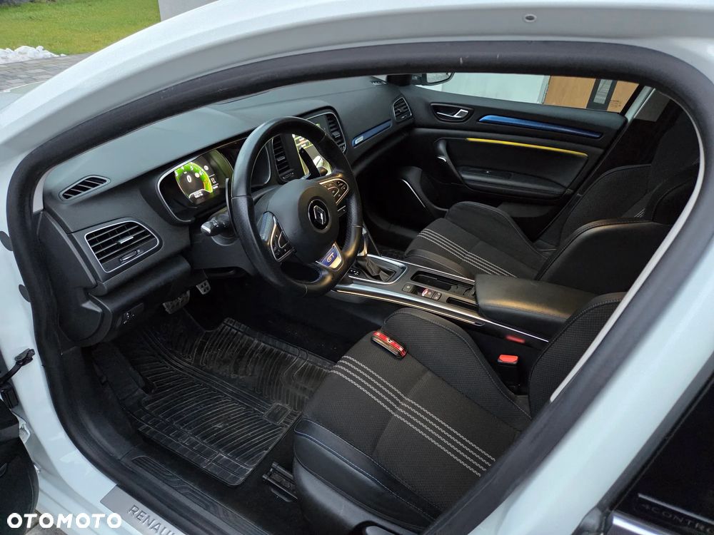 Renault Megane ENERGY TCe 205 EDC GT - 23