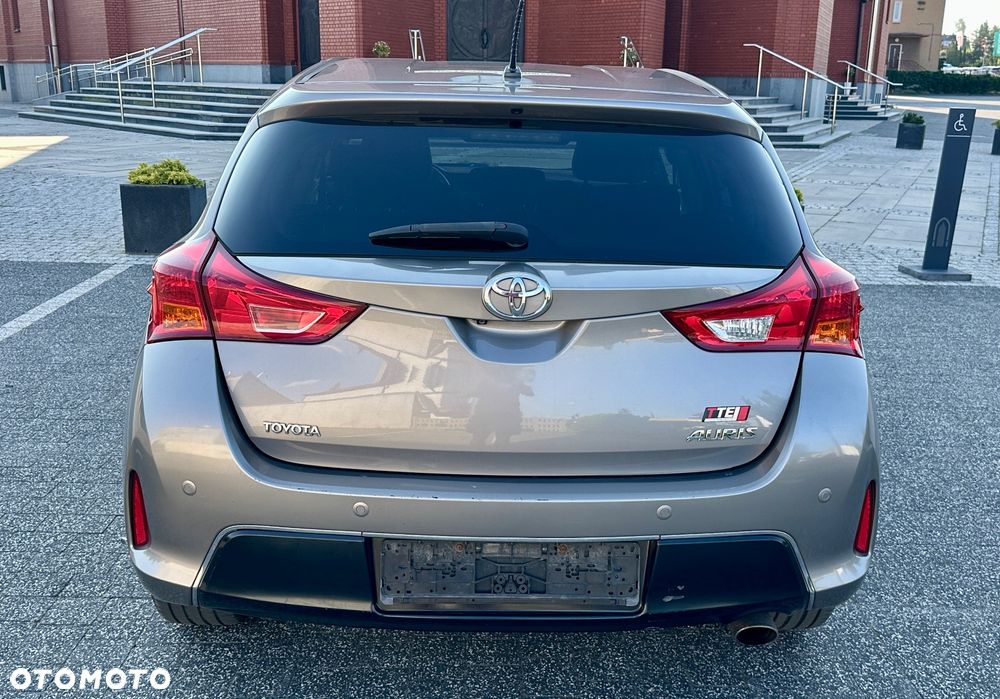 Toyota Auris 1.6 Prestige - 13