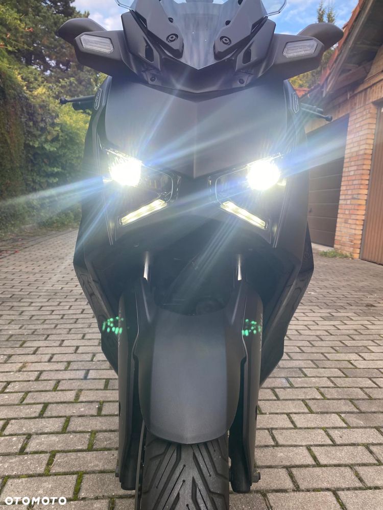 Yamaha X-max - 12